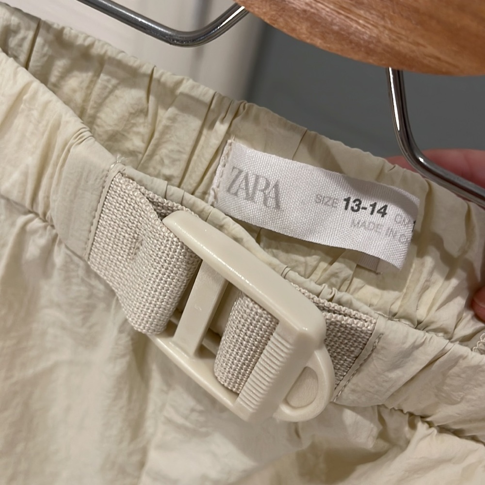 3/$9 ZARA Kids unisex sz 8/10 Cream colored shorts, 3 pockets, Nylon, boy girl - Picture 4 of 6